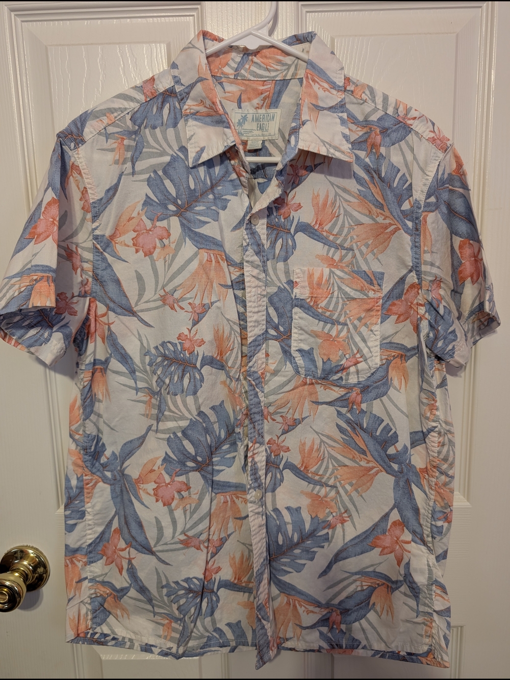 American Eagle Men's Tropical Print Short-Sleeve Shirt, Size M, Gently Used